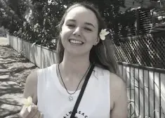 30 gadu vecumā negaidīti nomirusi populāra Austrālijas blogere Steisija Verneka