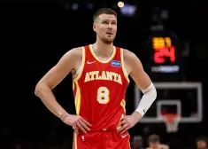 Ziemeļamerikā spekulē par galvu reibinošu maiņas darījumu ar Kristapa Porziņģa iesaisti