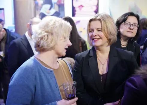 Mākslas darbu tirgus "JAUNmarka"