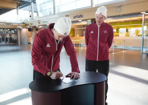 Latvijas biatlonisti ceļā uz Milānas un Kortīnas olimpiskajām spēlēm