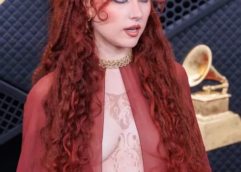 “Grammy” vakara pikantākais mirklis: Šapelas Roanas atklātais tēls