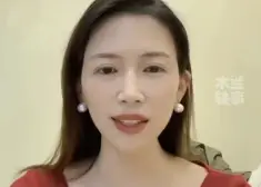 Tiesa liek sievai 15 dienas publiski atvainoties neuzticīgajam vīram, sieva to izmanto elegantai atmaksai