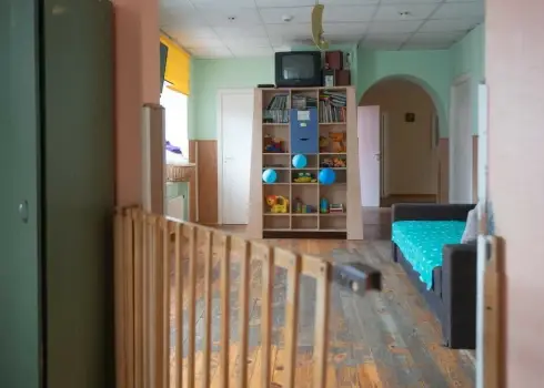 Viesojamies Iļģuciema cietumā, kur mātes audzina atvases īpašos apstākļos