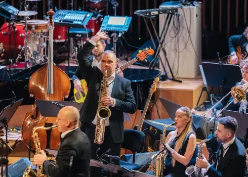 Koncertzālē "Latvija" nosvinēta saksofonista Renāra Lāča 50. dzimšanas diena