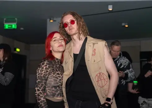 "TikTok" zvaigzne Kim Dracula Rīgā