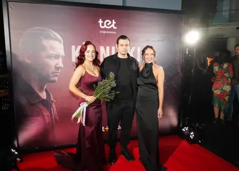 Līksmā burziņā nosvin daudzsēriju filmas "Ķīlnieki" pirmizrādi