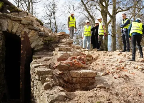  Atklāti unikāli Kuldīgas pils fragmenti