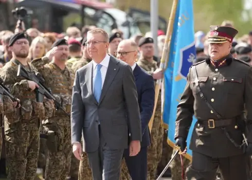 4. maija militārā parāde