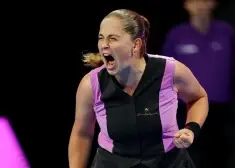 Ostapenko pārspēj ķīnieti Cjiņveņu un iekļūst Romas "WTA 1000" turnīra astotdaļfinālā
