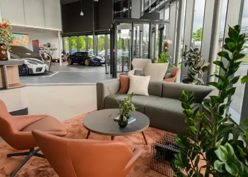 Jaunā “Porsche centrs Lidosta” interjers